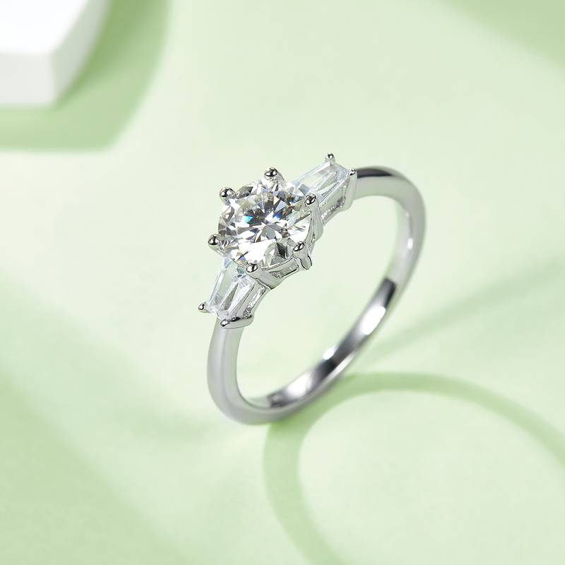 Classic宝格丽S925银镀白金MoissaniteWomen's Ring1ctD级